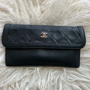 CHANEL Vintage Black Lambskin Foldover Wallet